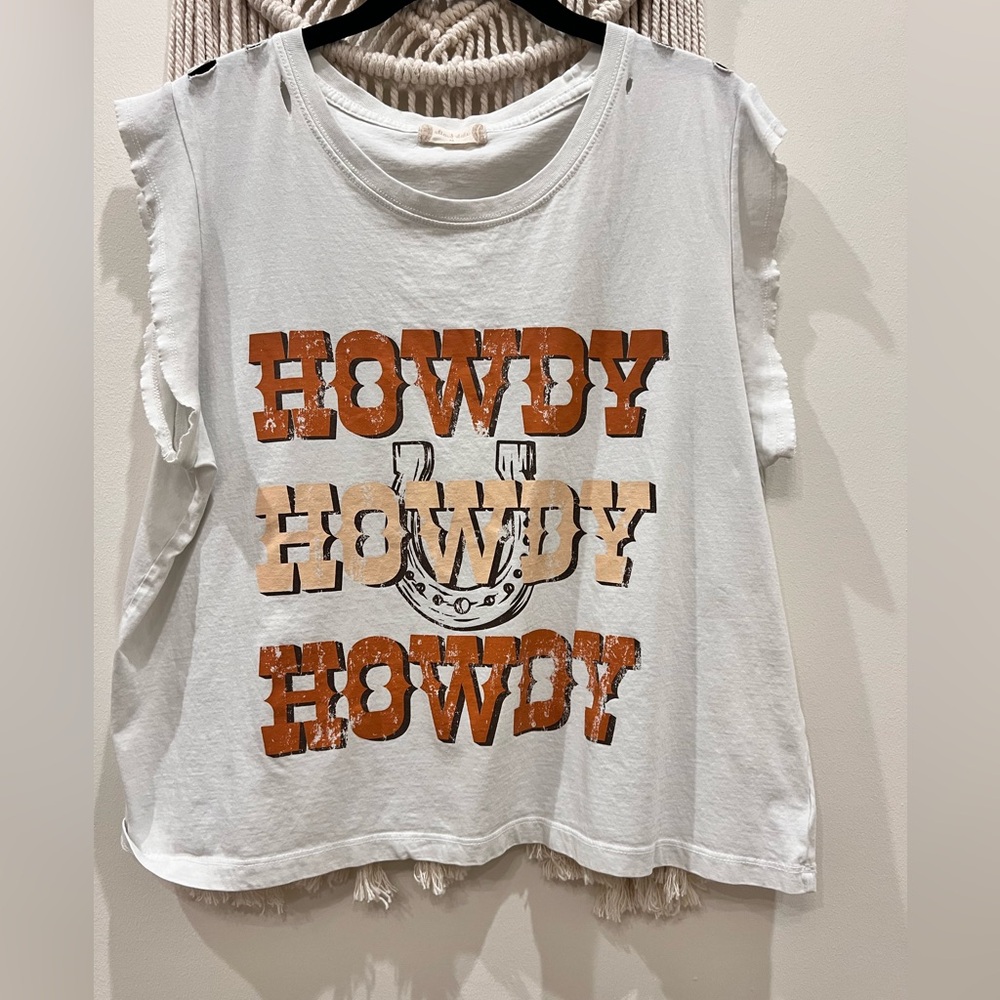 Altar’s State “Howdy” Tee Size Medium - image 1